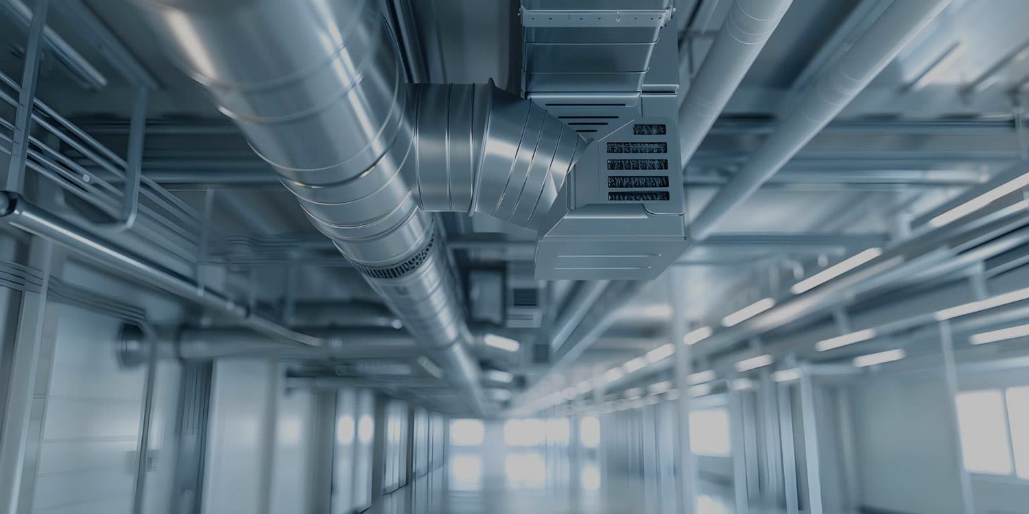 Professional cleaning of an extraction system and air duct by Luchtreiniger Pro.